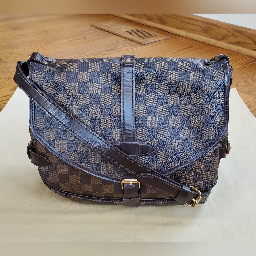 Louis Vuitton Saumur 30 Damier Ebene Crossbody Bag